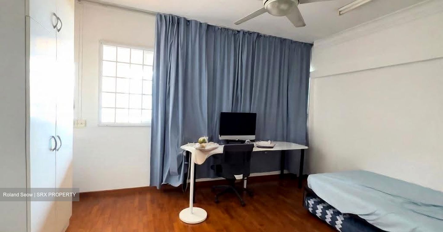 Blk 230 Hougang Avenue 1 (Hougang), HDB Executive #628835851